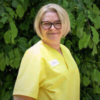 05_Ewa_Pflegende_Bienen_Team_300px-min 05_Ewa_Pflegende_Bienen_Team_300px-min