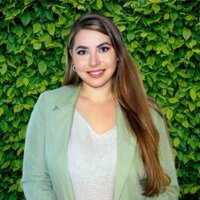 24_Sandra_Pflegende_Bienen_Team-removebg-preview 24_Sandra_Pflegende_Bienen_Team-removebg-preview